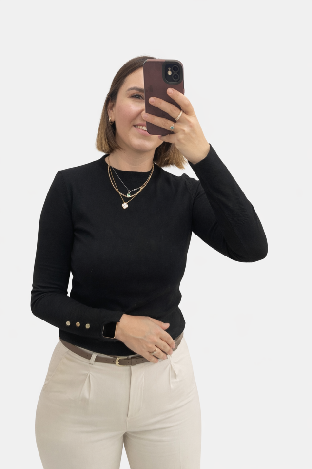 KOL DÜĞME DETAYLI YUVARLAK YAKA TRİKO KAZAK(SİYAH)