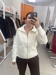 YUMOŞ ÖNDEN FERMUARLI HIRKA(KREM)