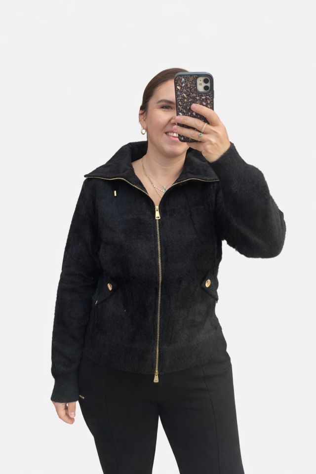 YUMOŞ ÖNDEN FERMUARLI HIRKA(SİYAH)