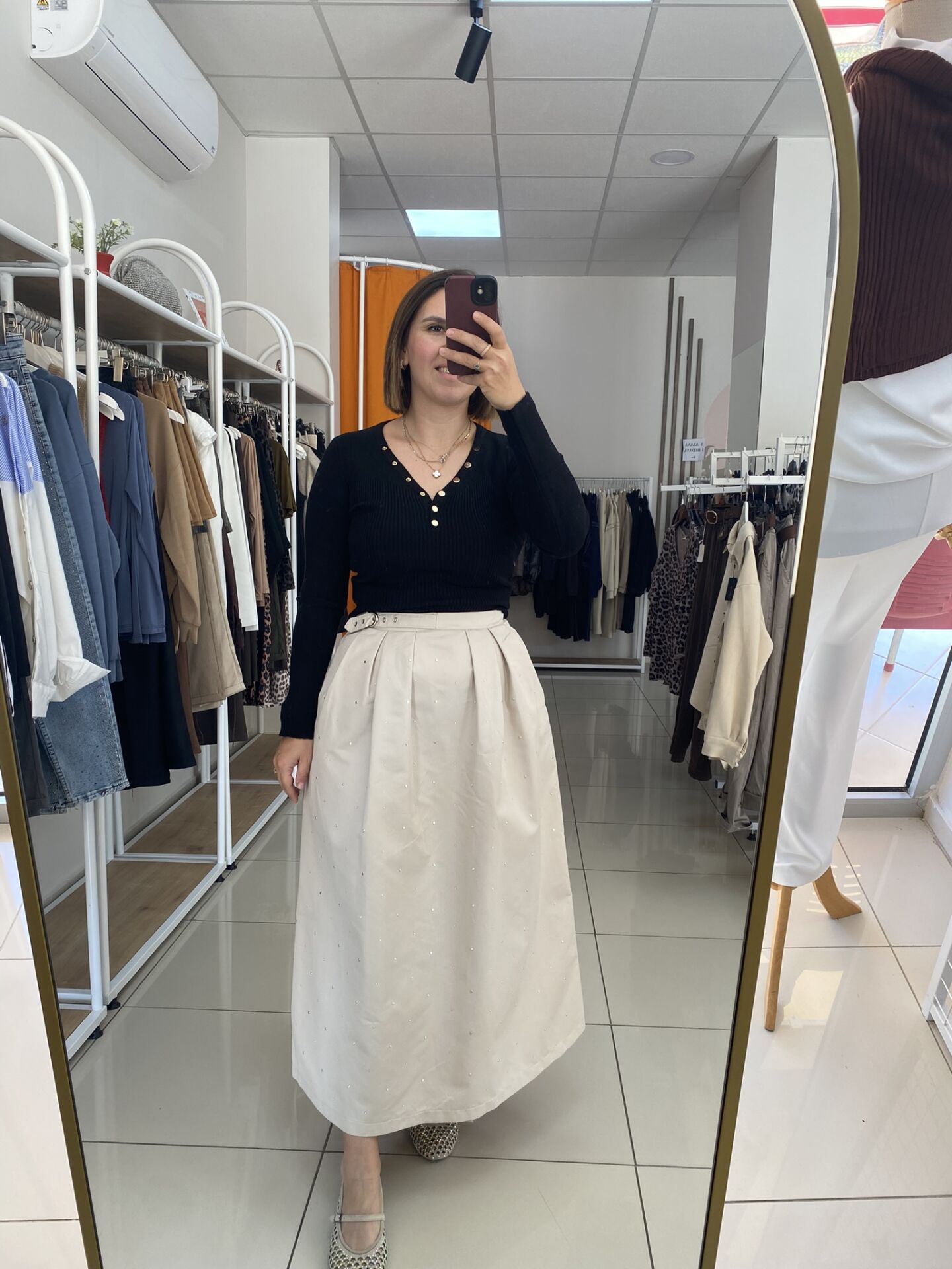 KLOŞ TAŞ DETAYLI ETEK