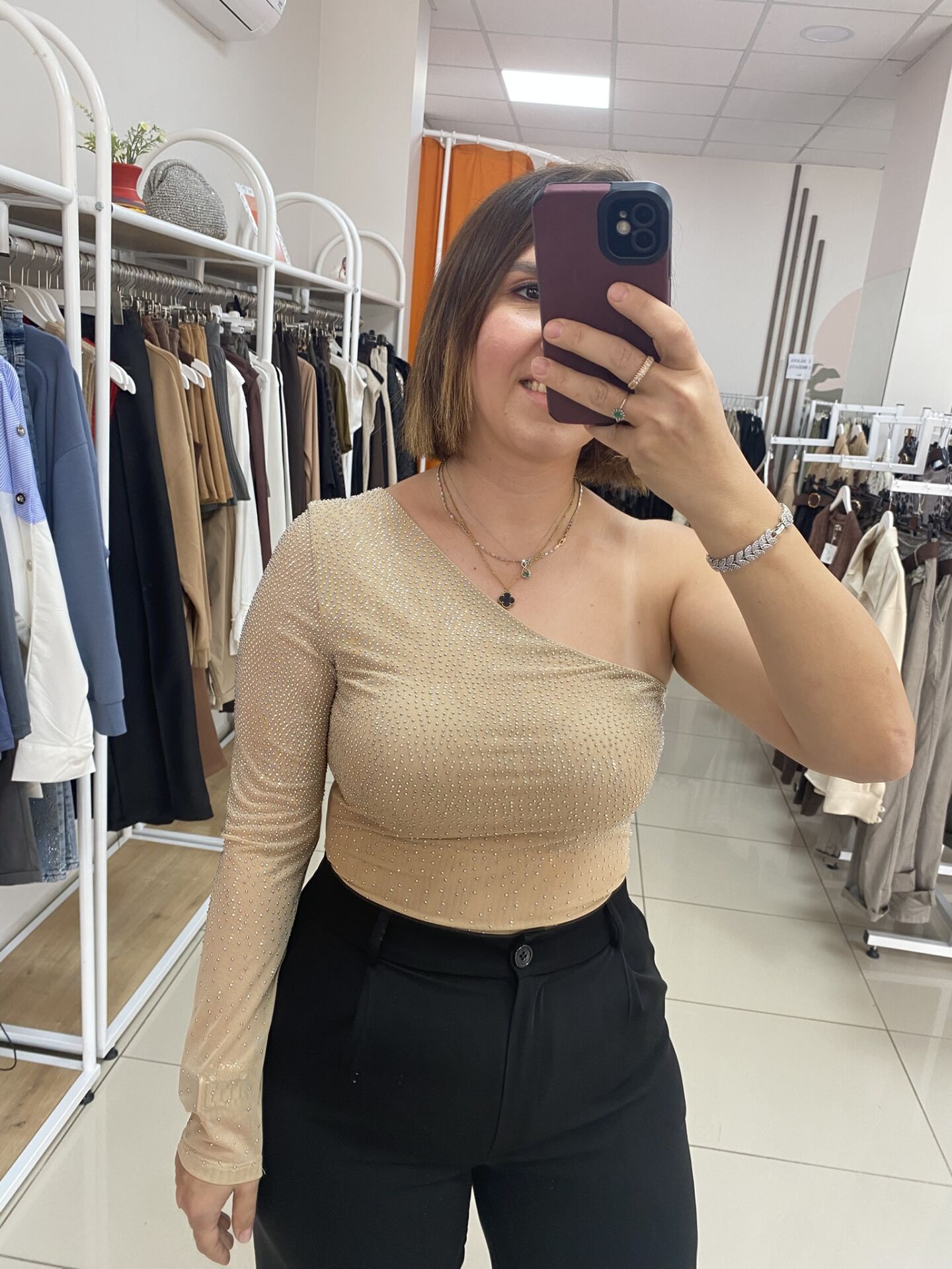 TAŞ DETAYLI TEK OMUZ BLUZ