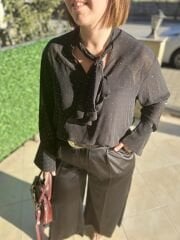 TAŞ DETAYLI ŞİFON BLUZ(SİYAH)