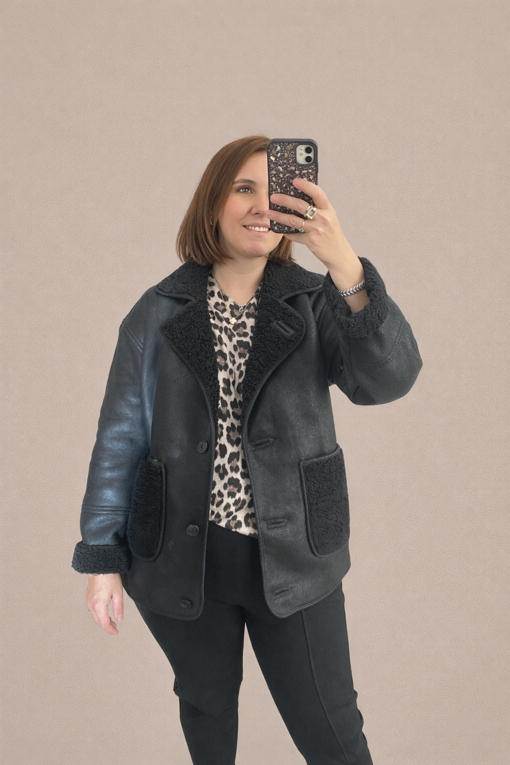 PELUŞ DETAYLI DERİ MONT(SİYAH)