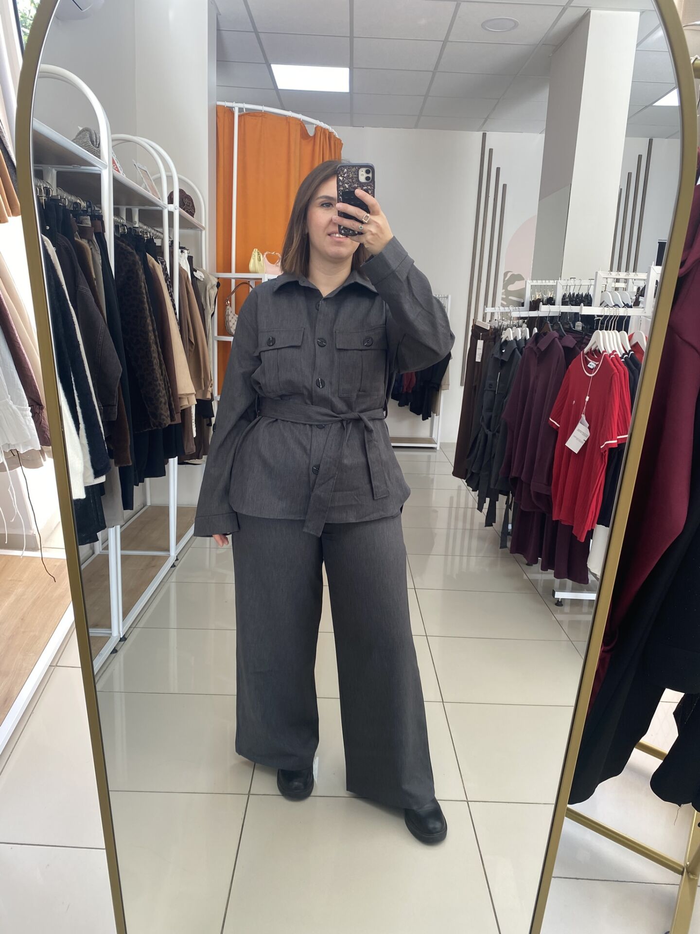 ALT ÜST GÖMLEKLİ TAKIM