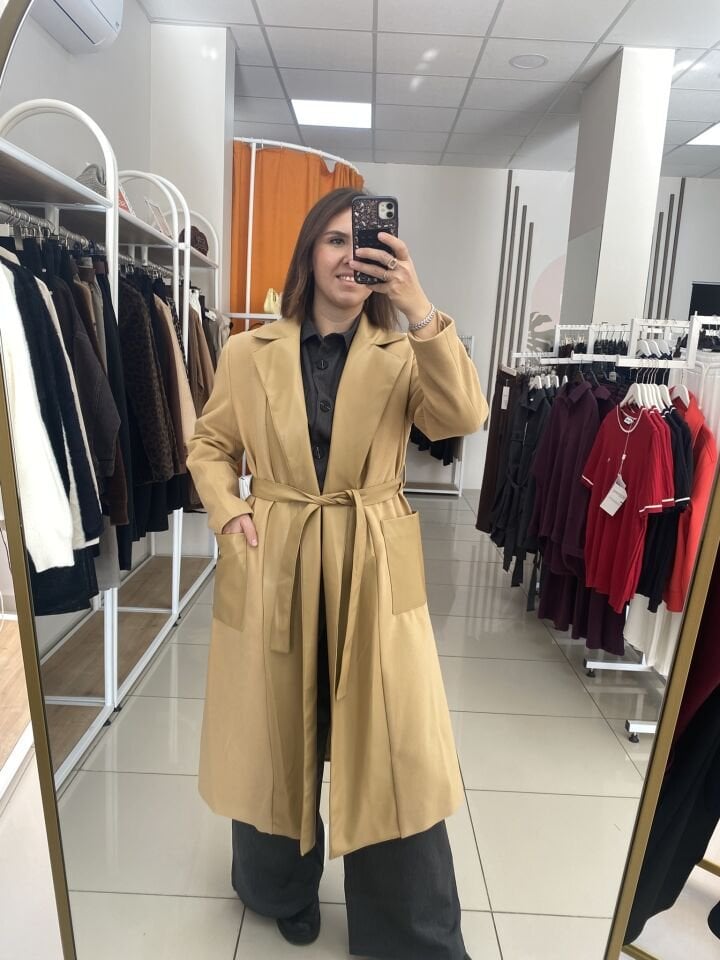 DERİ DETAYLI KAŞE KABAN (BEJ)