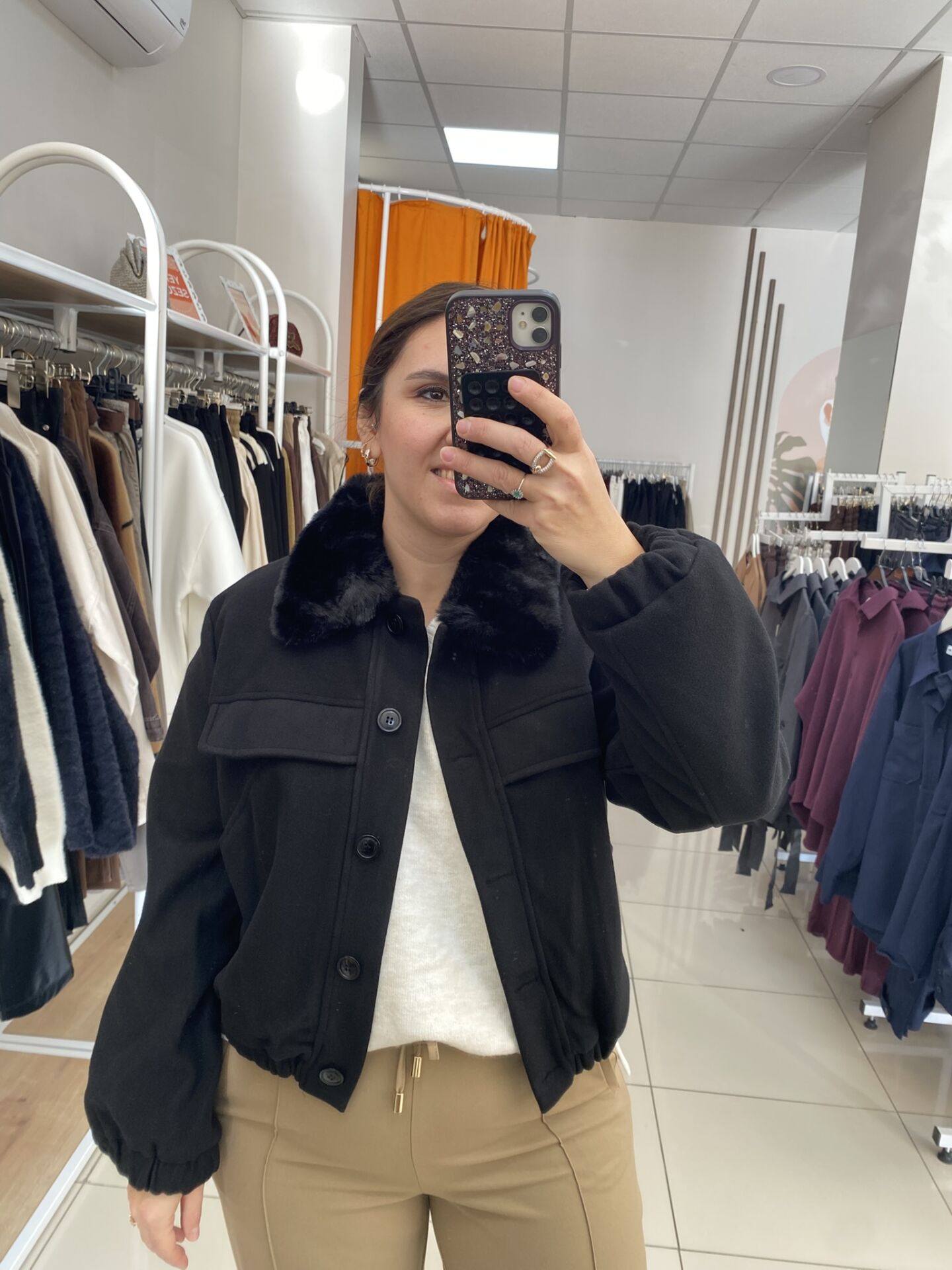 DÜĞMELİ KISA KAŞE KABAN (SİYAH)