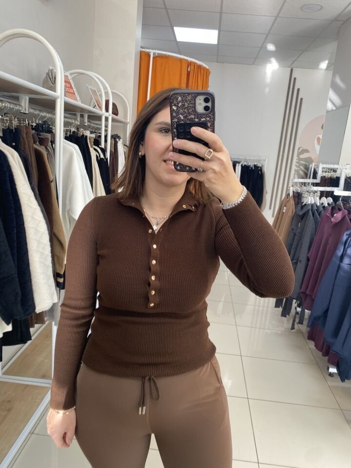 YAKA  DETAYLI TRİKO KAZAK(KAHVERENGİ)