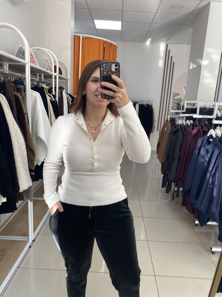 YAKA  DETAYLI TRİKO KAZAK(KREM)